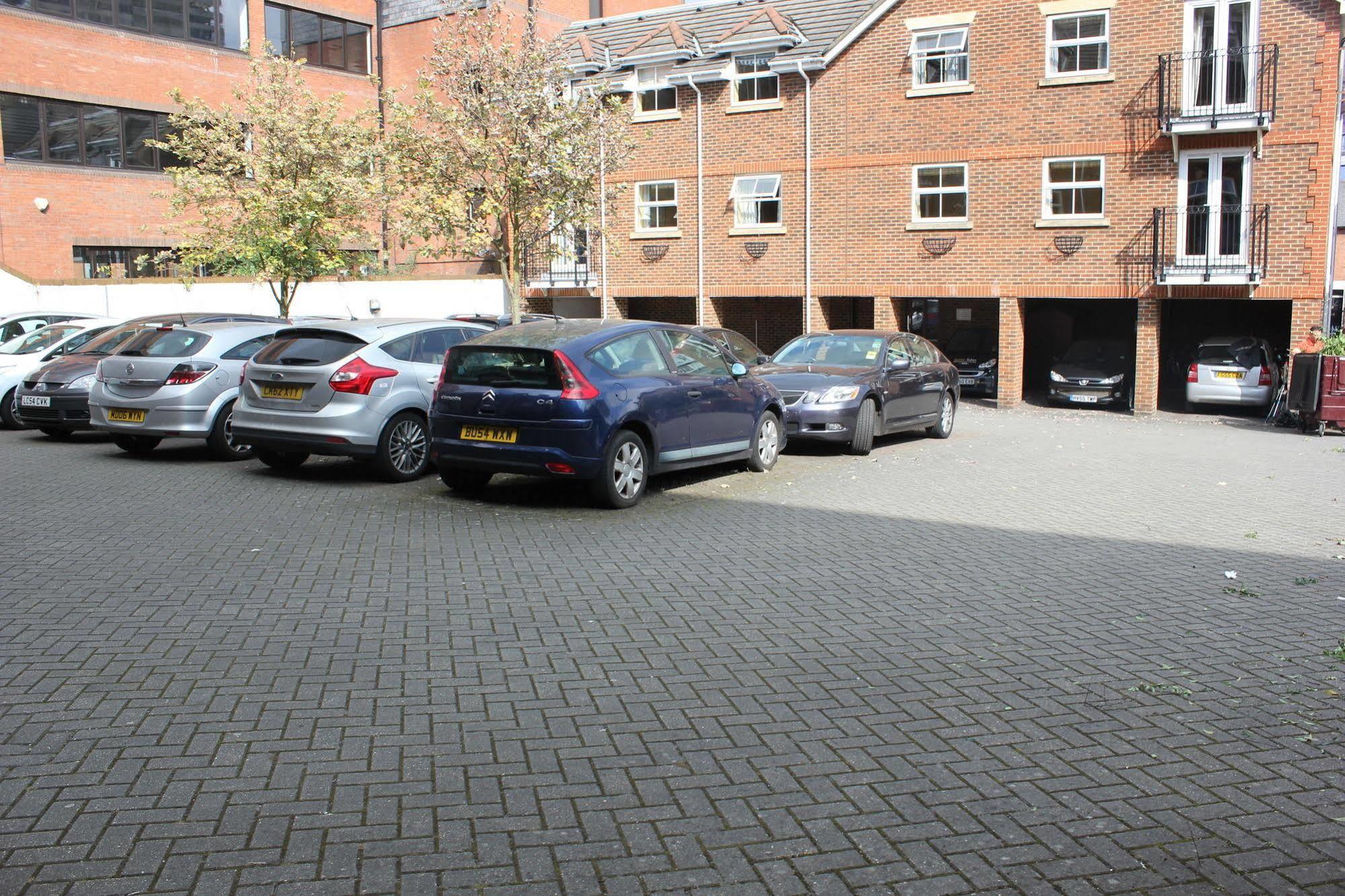 Stanshawe Court Aparthotel Reading Kültér fotó